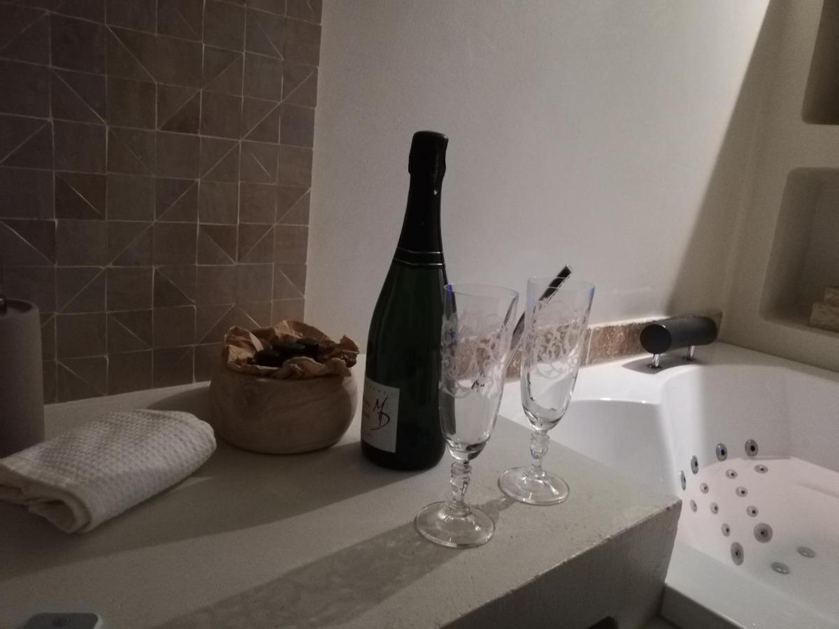 L'Autre Perle, Balneo En Supplement, Le Clos Des Perles 图尔图尔 外观 照片